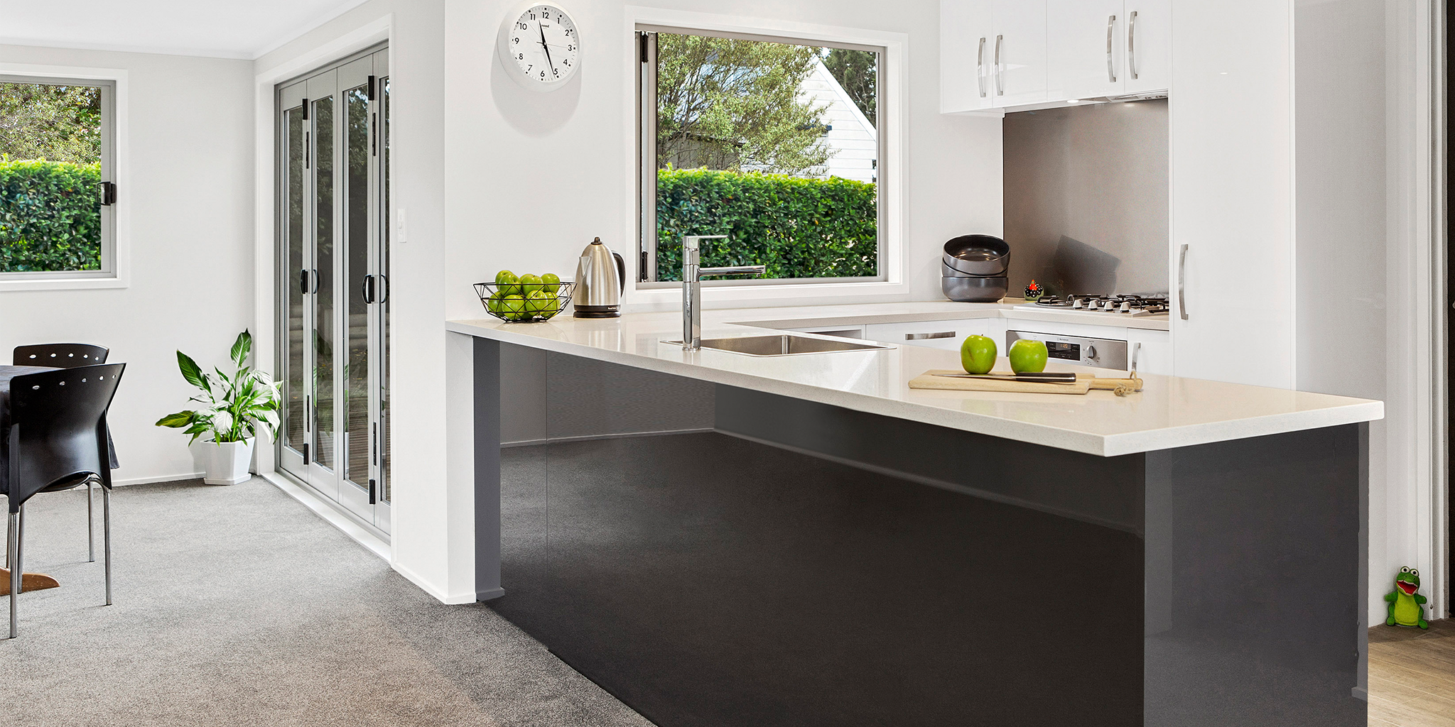 anthracite metallic acrylic kitchen